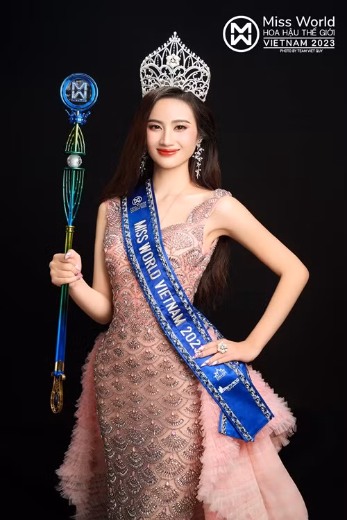 Vòng một của Ý Nhi không quá đẫy đà thời điểm cô đăng quang Miss World Vietnam 2023.