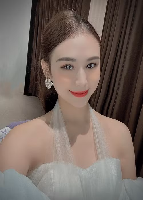 Phương Anh hiện tại kinh doanh online, hoạt động trong một vũ đoàn. Mới đây, cô còn tham gia diễn xuất trong MV của Vũ Duy Khánh. Ảnh: FB Phương Anh.
