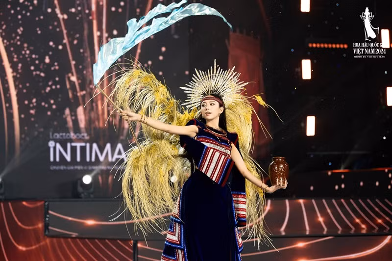 Tham gia cuộc thi Hoa hậu Quốc gia Việt Nam 2024, Mỹ Ngân khiến nhiều khán giả nhớ đến Lê Nguyễn Bảo Ngọc - Hoa hậu Liên lục địa 2022, có chiều cao 1m86. Ảnh: FB Mỹ Ngân.