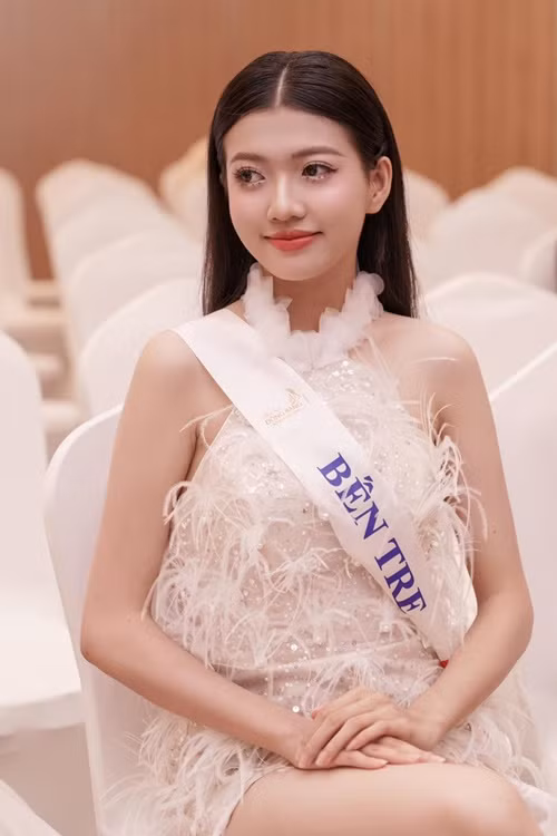 Kim Thơ đến từ Bến Tre, từng tham gia một số cuộc thi nhan sắc trước Hoa hậu Đồng bằng sông Cửu Long 2024. Ảnh: Fanpage Hoa hậu Đồng bằng sông Cửu Long.