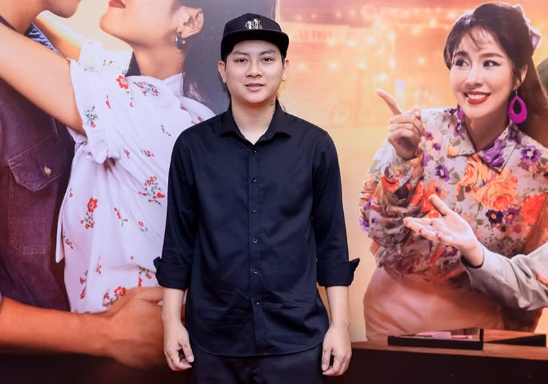 Tháng 12/2019, trên fanpage, Hoài Lâm thông báo tình trạng sức khỏe: “Sức khỏe của Hoài Lâm thời gian gần đây yếu đi trông thấy, bản thân mình cũng nhận ra tâm lí ngày càng nặng nề, sợ phải bước lên sân khấu, sợ ánh hào quang... Bản thân Lâm sợ không hát hay để các khán giả buồn". Ảnh: Vietnamnet.