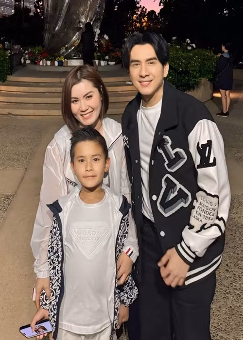 Nam ca sĩ khẳng định, anh và Thủy Tiên chia tay trong hòa bình, cùng hỗ trợ nhau để nuôi dạy con trai. Ảnh: FB Đan Trường.
