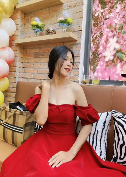 Sau 1 lần sinh nở, nữ diễn viên ngày càng đẹp mặn mà.
