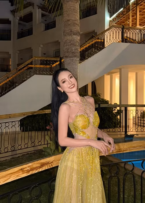 Vóc dáng của Khánh Linh săn chắc, gợi cảm bởi vậy, cô mặc gì cũng hút mắt. Ảnh: FB Bùi Khánh Linh.