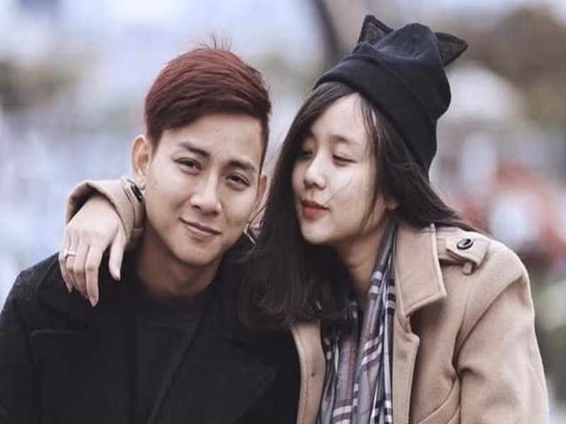 Năm 2019, Hoài Lâm xác nhận, anh đã đăng ký kết hôn với Bảo Ngọc, cả hai có hai con gái chung. Tuy nhiên, đến năm 2020, cả hai bất ngờ “đường ai nấy đi”. Ảnh: Dân Việt.