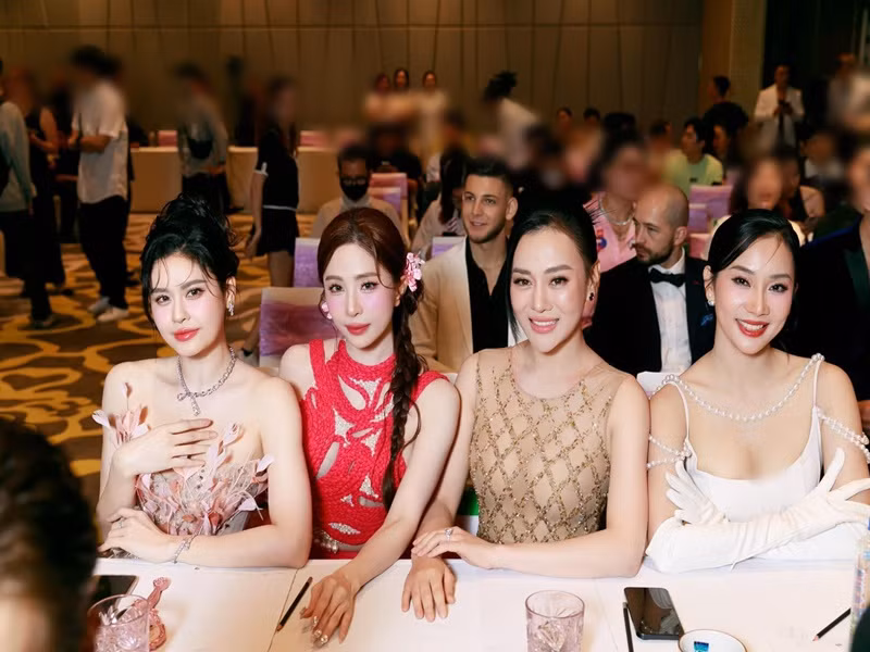 Phạm Lịch có nhiều lợi thế khiến diễn viên Phương Oanh phải dè chừng khi cả hai cùng tham gia cuộc thi nhảy múa. Ảnh: FB Phạm Lịch.