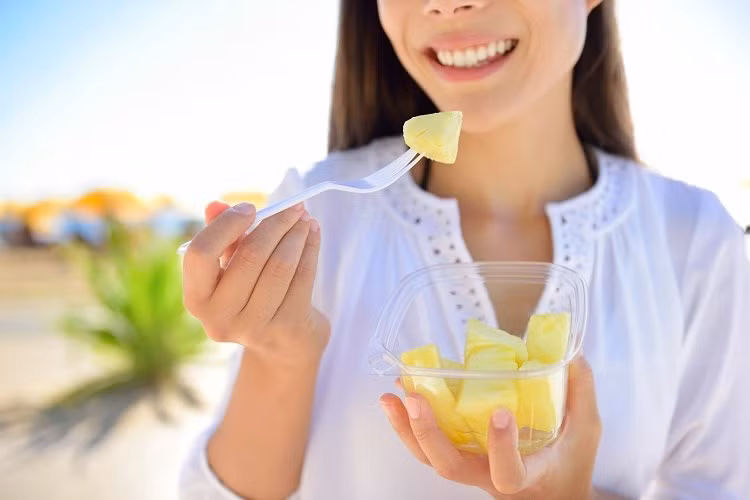 Người thích trái dứa rất dũng cảm, sống tự lập và không bao giờ nản lòng trước những công việc quá nặng. Họ chân thành và trung thực trong cách ứng xử với người khác.