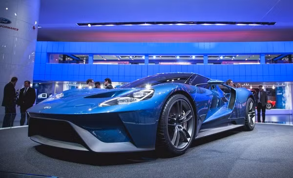 Ford GT đã sẵn sàng để đi vào sản xuất. Tuy nhiên trên thực tế, công việc phát triển dòng xe này mới chỉ diễn ra trong một năm. Điều đó nói lên tốc độ chóng mặt của ngành công nghiệp xe hơi hiện tại.