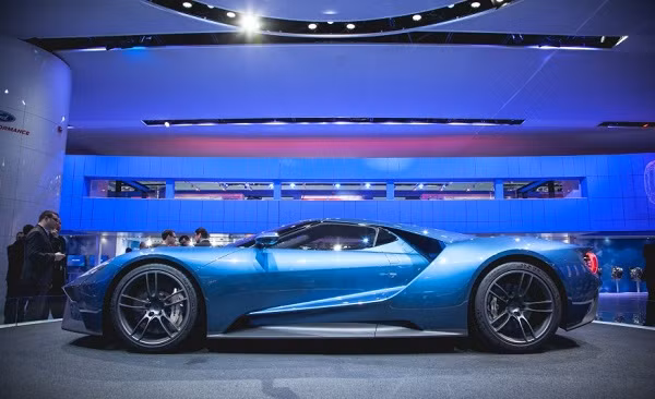 Tỉ lệ sức mạnh và trọng lượng: Ông Jamal Hameedi, kỹ sư trưởng của Ford cho biết tiêu chí dòng xe này hướng đến là tối ưu hóa tỉ lệ này. Dù chưa có thông tin nhưng trọng lượng của dòng xe hứa hẹn gây ấn tượng.