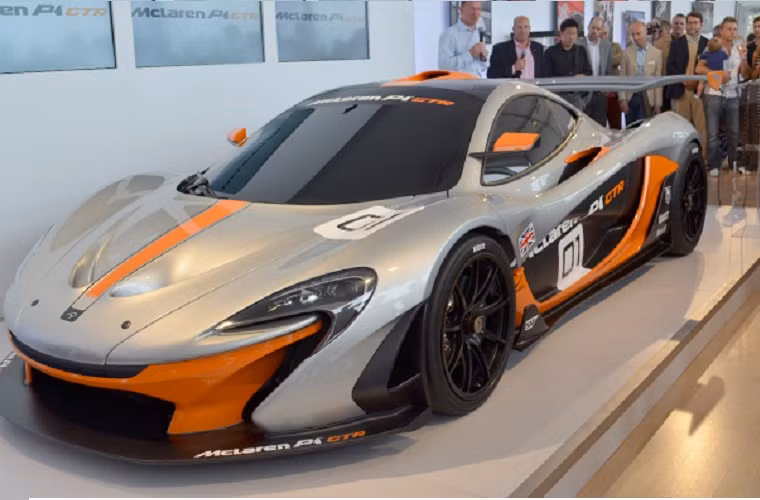 2. McLaren P1 GTR: được trang bị động cơ V8, tăng áp kép, dung tích 3,8 lít và một mô-tơ điện nên có công suất tối đa 986 mã lực. Xe tăng tốc từ 0-100 km/h nhanh hơn 2,8 giây của McLaren P1 chuẩn.
