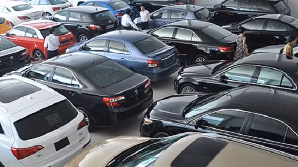  Doanh số tăng giảm mạnh nhất: Lượng xe bán ra của một số công ty xe như VinaMazda tăng đến 131% so với năm ngoái, Hino Việt Nam và Samco có mức tăng 96%, Isuzu Việt Nam 85% và Ford Việt Nam 71%...