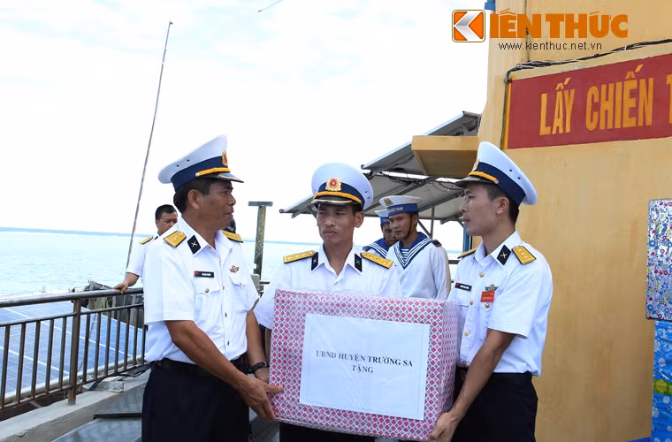 Không khí rộn ràng ngày Tết ở quần đảo Trường Sa Khong khi ron rang ngay Tet o quan dao Truong Sa