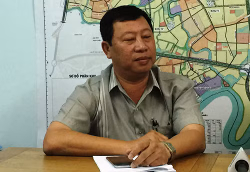 Ông Phạm Quang Bửu, Trưởng phòng Quản lý Đô thị, quận 9 trao đổi với PV Kiến Thức những thông tin mới nhất về công trình xây dựng không phép nhà thờ tổ trên đất nông nghiệp của danh hài Hoài Linh.