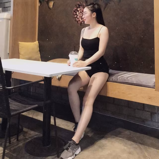 Diem mat gai xinh 