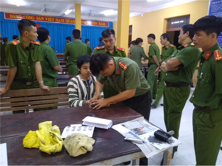 Tử tù Châu Minh Nhân đang được cơ quan CA tỉnh làm các thủ tục trước khi thi hành tại Trại tạm giam CA tỉnh Bà Rịa - Vũng Tàu.
