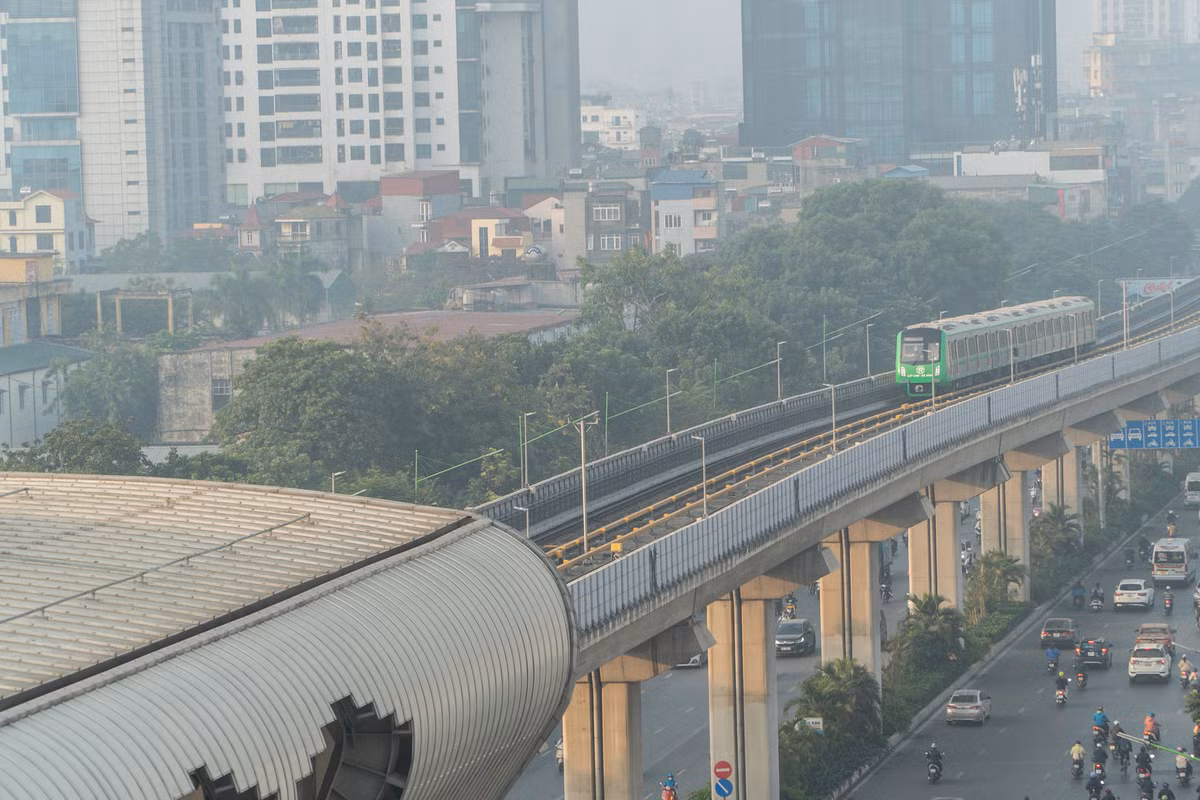 Trong 20 ngày vận hành thử toàn hệ thống, các đoàn tàu sẽ chạy theo đúng biểu đồ để tổng thầu, tư vấn đánh giá, kiểm chứng mức độ an toàn. Cùng với đó là diễn tập các tình huống ứng phó khẩn cấp, nghiệm thu bảo vệ môi trường, hệ thống phòng cháy chữa cháy.