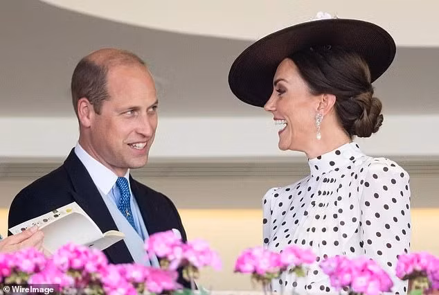 Nụ cười và ánh mắt của William nói lên tất cả tình cảm dành cho vợ. Ảnh: WireImage.