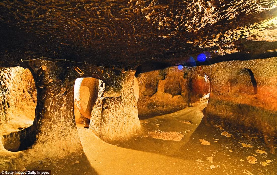  Thành phố ngầm 18 tầng Derinkuyu tại Cappadocia, Thổ Nhĩ Kỳ, là một trong những địa điểm nổi tiếng nhất thế giới. (Ảnh: Getty, IT)