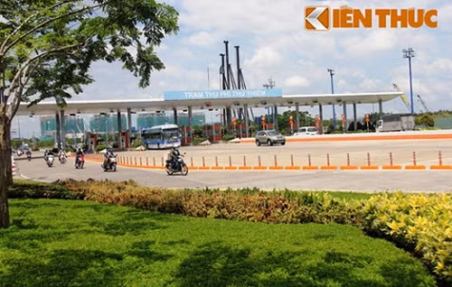 Tuy nhiên, đầu năm 2013, khi quỹ bảo trì đường bộ đi vào hoạt động, Bộ GTVT đã dừng thu phí đối với các trạm thu phí sử dụng đường bộ nộp ngân sách Nhà nước và trả nợ vay. Thủ tướng Chính phủ đã giao Bộ GTVT xóa bỏ, dừng thu phí đối với các trạm thu phí sử dụng đường bộ nộp ngân sách Nhà nước và trả nợ vay để tránh tình trạng phí chồng phí. 