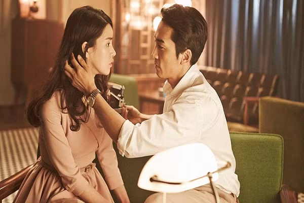 Ly hon 1 thang, chong cu chuyen khoan cho vo, ly do nhuc nhoi