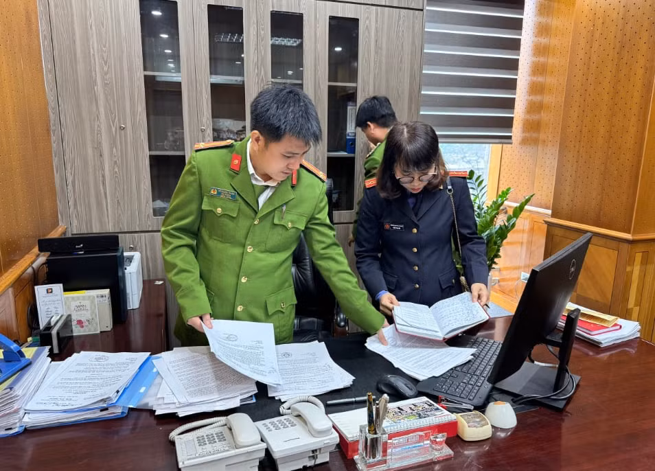 Khoi to Pho Cuc truong Cuc Dang kiem Viet Nam