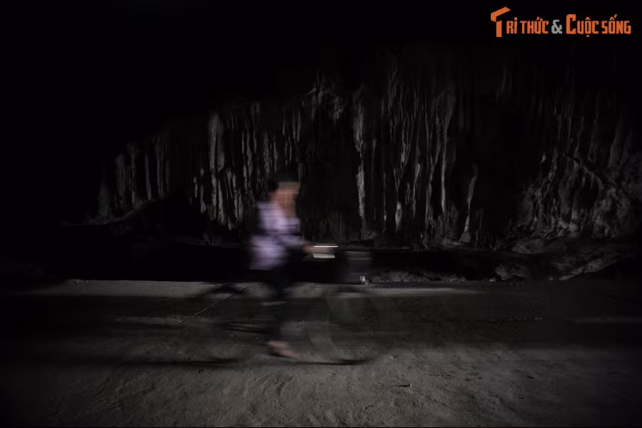 Năm 2003, sau khi được cải tạo, hang Ngườm Bang đã trở thành con đường lớn, hàng trăm lượt người xe qua lại mỗi ngày. Đến lúc này nỗi sợ loài "tua ngưởc" mới khép lại