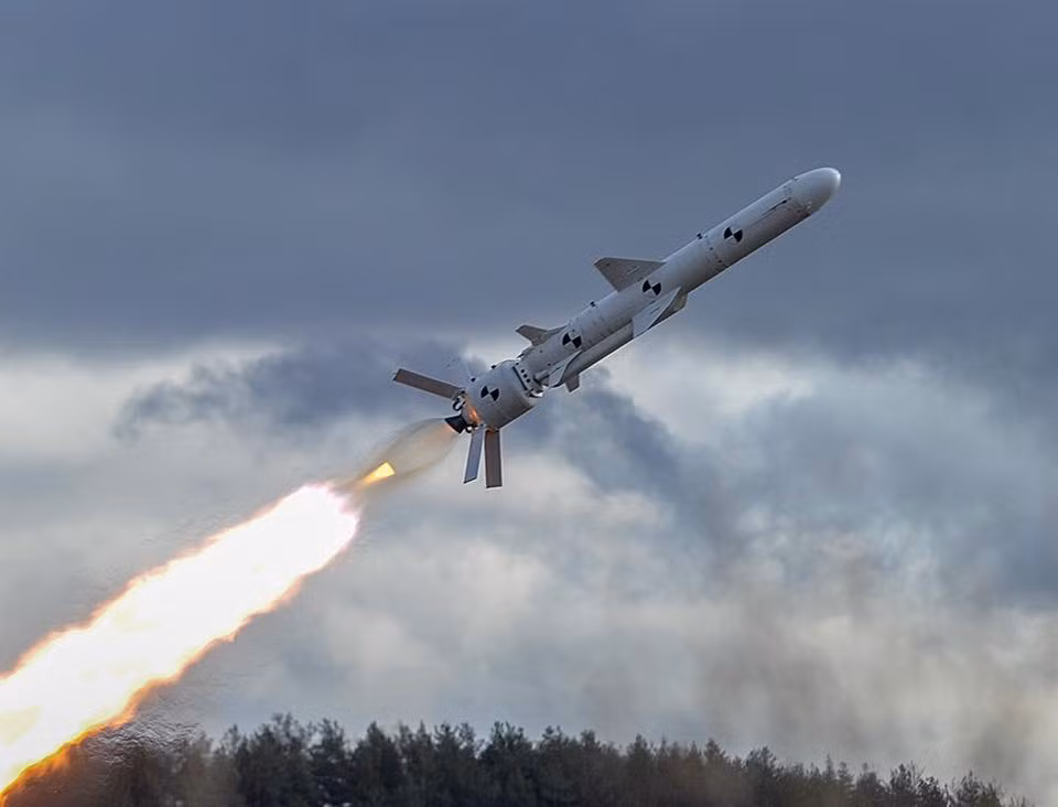 Đây là loại tên lửa hành trình do Ukraine tự sản xuất dựa trên thiết kế của tên lửa hành trình đối hạm Kh-35U do Liên Xô thiết kế trước đây. Trong quá khứ, trước khi Liên Xô tan rã nước này đã dự định sẽ sản xuất các tên lửa Kh-35 tại Ukraine. Nguồn ảnh: Militarytoday.