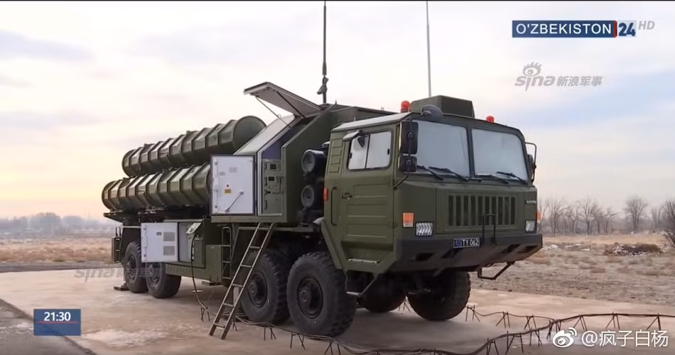 Tên lửa của HQ-9 là loại tên lửa phóng hai giai đoạn sử dụng hệ thống đẩy vector có điều khiển. Tầm hoạt động của loại tên lửa này tối đa là 125 km khi đối đầu với máy bay chiến đấu và tối đa 25 km khi đối đầu với các mục tiêu như tên lửa hành trình, tên lửa đạn đạo. Nguồn ảnh: Sina.