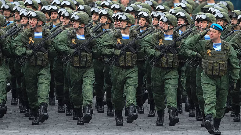 Tiếp đến là Nga. Với việc Mỹ rút hoàn toàn sự hiện diện tại Syria sau tuyên bố "chiến thắng" cách đây ít ngày, Nga hiện giờ có hai lựa chọn đó là đổ thêm quân, tăng quy mô tham chiến ở Trung Đông hoặc cũng... lặng lẽ rút lui dần sự hiện diện ở đây. Nguồn ảnh: Consc.