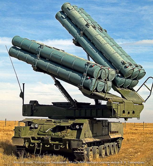 So với phiên bản Buk-M2 trước đây, Viking có hệ thống máy tính hoàn toàn mới kèm theo đó là hệ thống dữ liệu khổng đồ được truyền tốc độ cao và khả năng phân tích, tính toán tốt hơn nhiều. Nguồn ảnh: Militaryru.