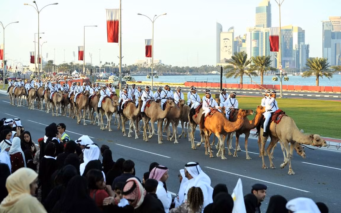Có lẽ quân đội Qatar là một trong số ít nếu không muốn nói là quân đội duy nhất trên thế giới còn sử dụng lạc đà. Nguồn ảnh: Livejournal.
