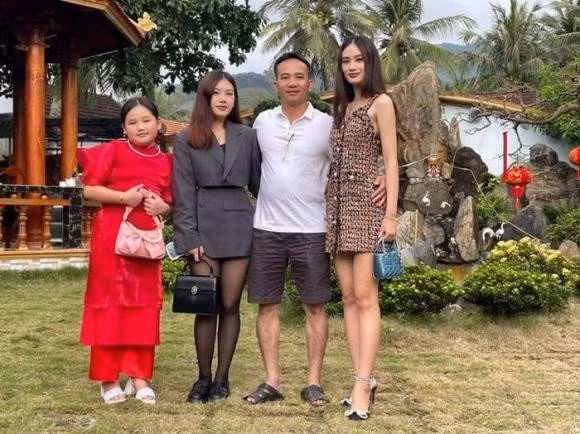 Chi tiet tiet lo bo Hoa hau Y Nhi co phai dai gia?