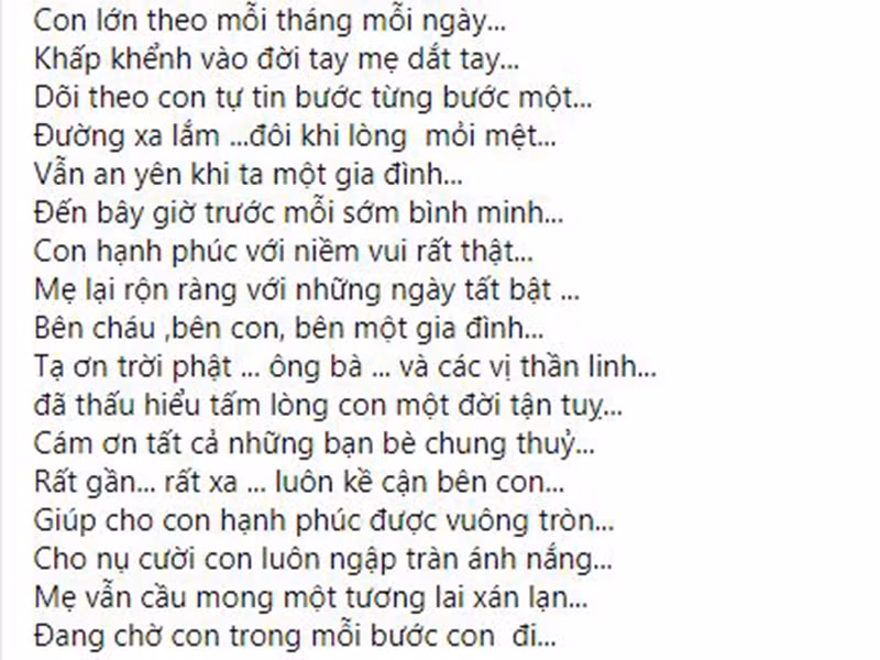 Dưới bài đăng của mẹ ruột, Hồ Ngọc Hà để lại bình luận: "Yêu mẹ, yêu bà ngoại nhất quả đất".