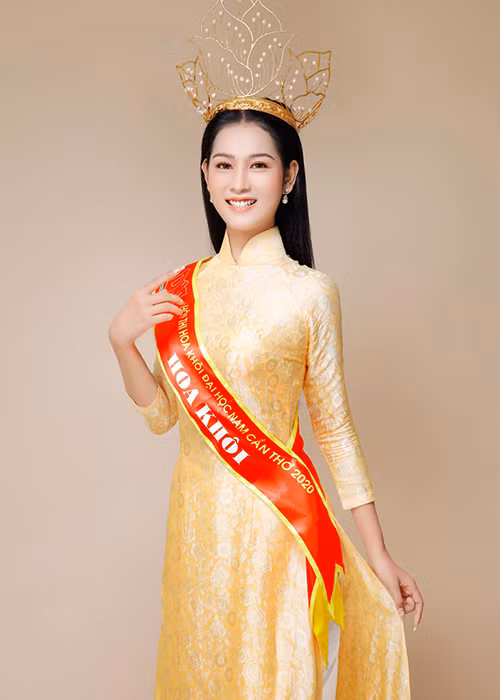 10X xuất sắc đoạt danh hiệu cao nhất tại cuộc thi Hoa khôi Đại học Nam Cần Thơ.