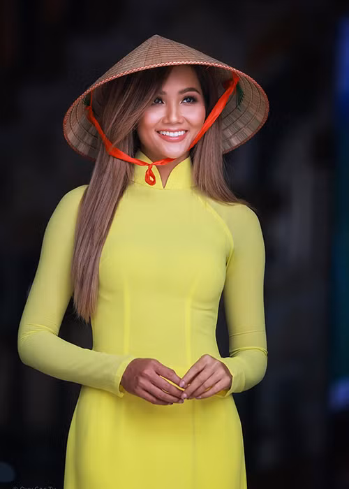 Hồi cuối tháng 10, H’hen Niê tâm sự, cô và bạn trai cũ từng cố gắng đi xa nhất có thể bằng cách chia sẻ và thấu hiểu.