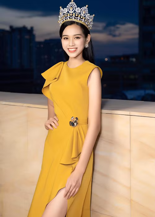 Mới đây, fanpage cuộc thi Hoa hậu Thế giới gửi lời chúc mừng Đỗ Thị Hà đăng quang, ngầm khẳng định cô sẽ là đại diện Việt Nam tại cuộc thi nhan sắc này vào năm 2021.