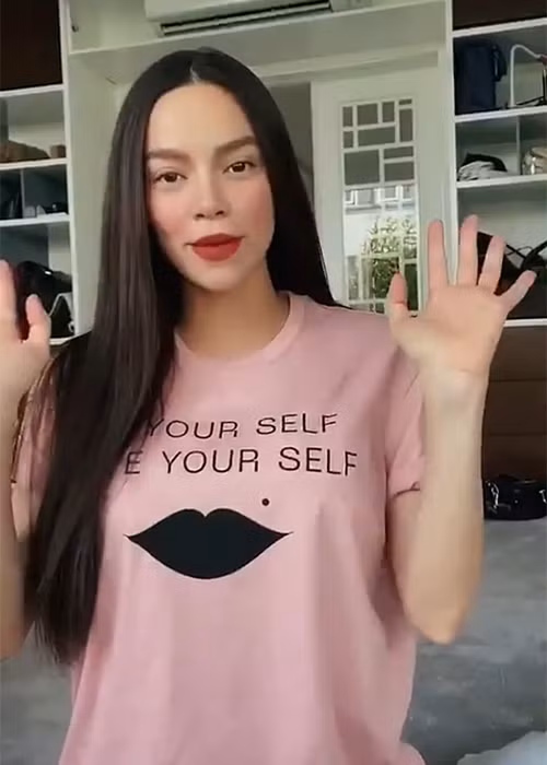 Hồ Ngọc Hà không tăng cân quá nhiều khi mang bầu. Vì vậy, sau khi sinh, cô nhanh chóng lấy lại vóc dáng.