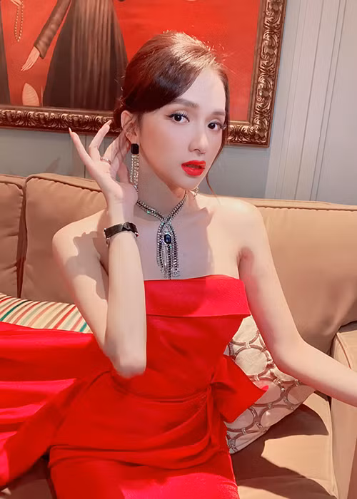 Đến nay, Hương Giang được xem là một trong những mỹ nhân chuyển giới giàu nhất nhì Vbiz.