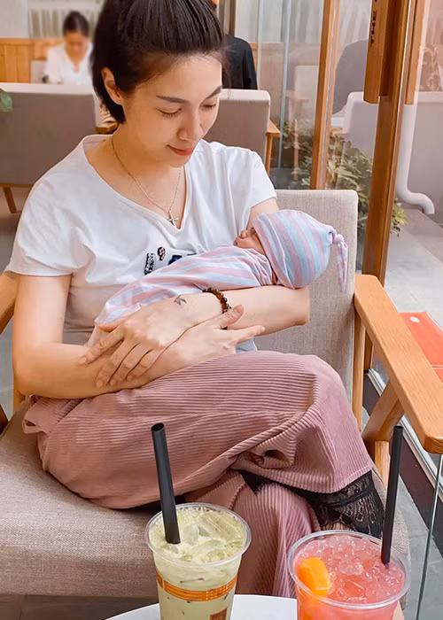 Pha Lê nhận được nhiều lời động viên sau quyết định đầy khó khăn.