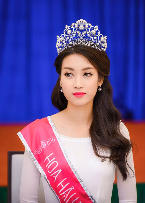 Do Thi Ha, Ngoc Thao bi “soi” hau dang quang: Noi tieng... gia dat?-Hinh-2