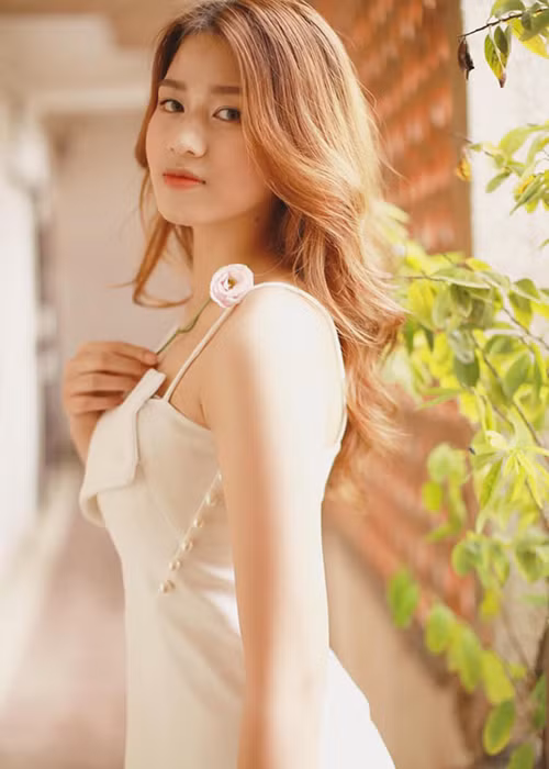 Đỗ Thị Hà chia sẻ, bố mẹ của cô là nông dân và làm tự do. Thấu hiểu những khó khăn của gia đình nên người đẹp chi tiêu hợp lý để tham gia cuộc thi.