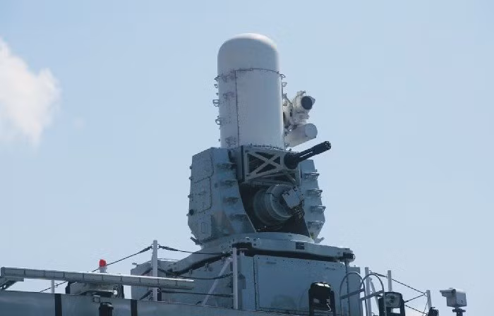 Tàu HMCS Calgary dài hơn 134m, rộng 16,5m, tốc độ 30 hải lý/giờ, hạ thủy tháng 8/1992