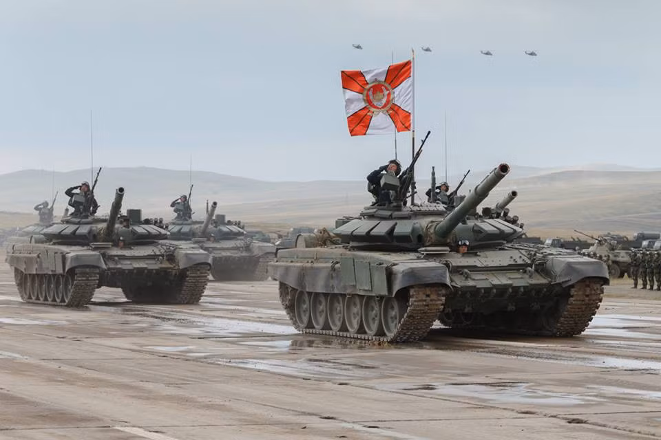  Tập trận Vostok-2018 được xem là cuộc tập trận lớn nhất trong thế kỷ 21 tính tới thời điểm hiện tại. Tổng cộng phía Nga huy động vào cuộc tập trận này quân số lên tới hơn 300.000 quân - tương đương với 1/3 quân số thường trực của quốc gia này. Nguồn ảnh: Bộ Quốc phòng Nga.
