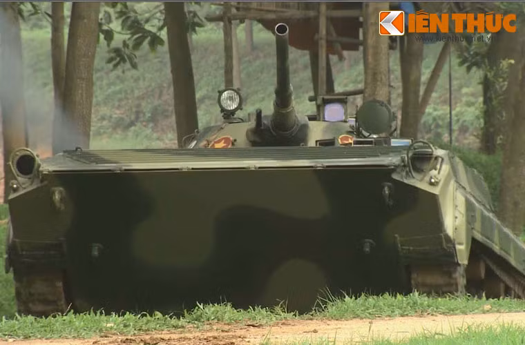 Nhưng với bộ binh cơ giới, mỗi tiểu đội đều có một xe BMP-1 mang pháo 2A28. Có thể nói, uy lực và sức chiến đấu của bộ binh cơ giới trên xe BMP-1 là rất cao.