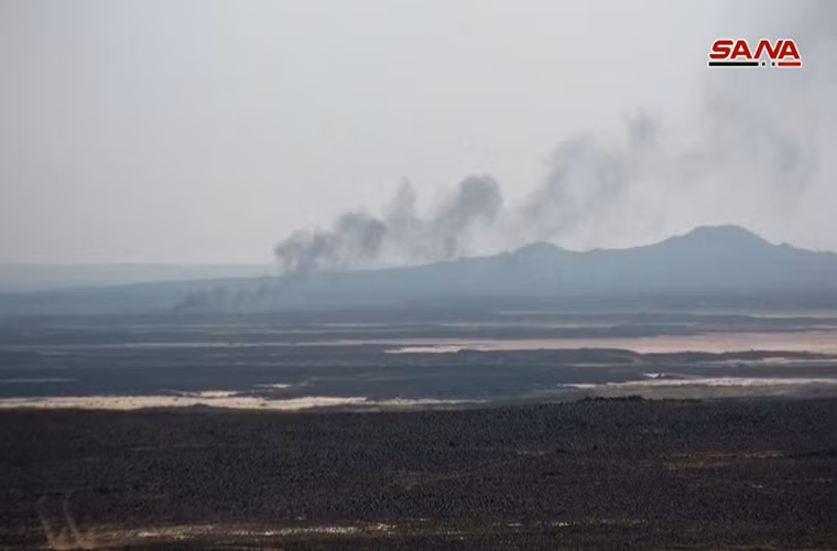 Theo thông tin mới nhất của hãng tin Fars (Iran) cho biết thêm, Quân đội Syria vẫn đang tiếp tục tấn công những căn cứ còn lại của phiến quân IS ở vùng sa mạc phía đông Sweida và giành lại quyền kiểm soát thêm nhiều khu vực ở sâu trong khu Safa hôm 9/9. Nguồn ảnh: damasnow.