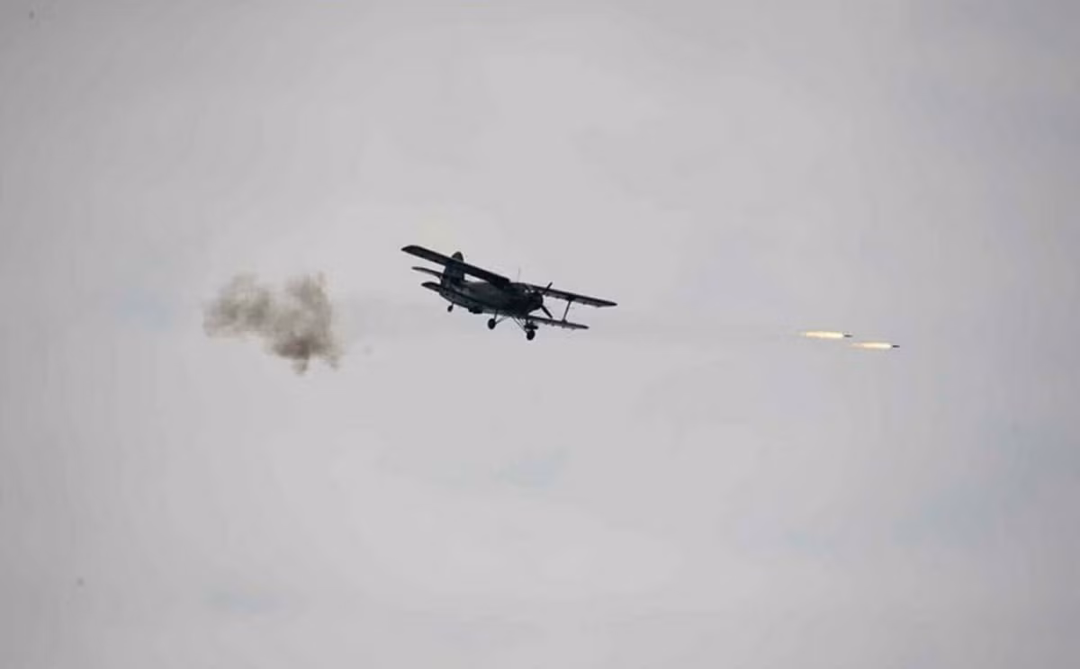 Trong ảnh là một chiếc An-2 của Không quân Triều Tiên phóng rocket được trang bị dưới cánh. Nguồn ảnh: Reddit