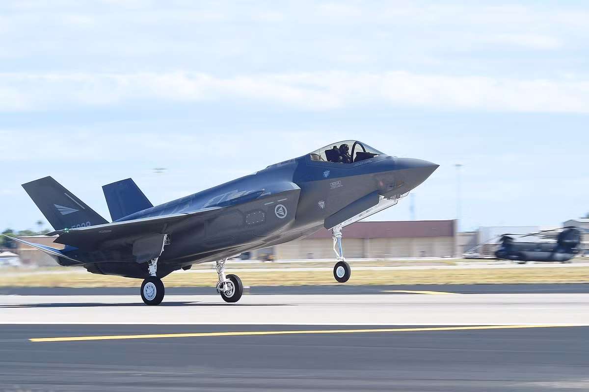 Một quốc gia châu Âu khác là Na Uy cũng đang có 7 chiếc F-35A đang hoạt động tại Mỹ và đợi được bàn giao trong tương lai với số lượng đặt mua dự kiến lên tới 45 chiếc.