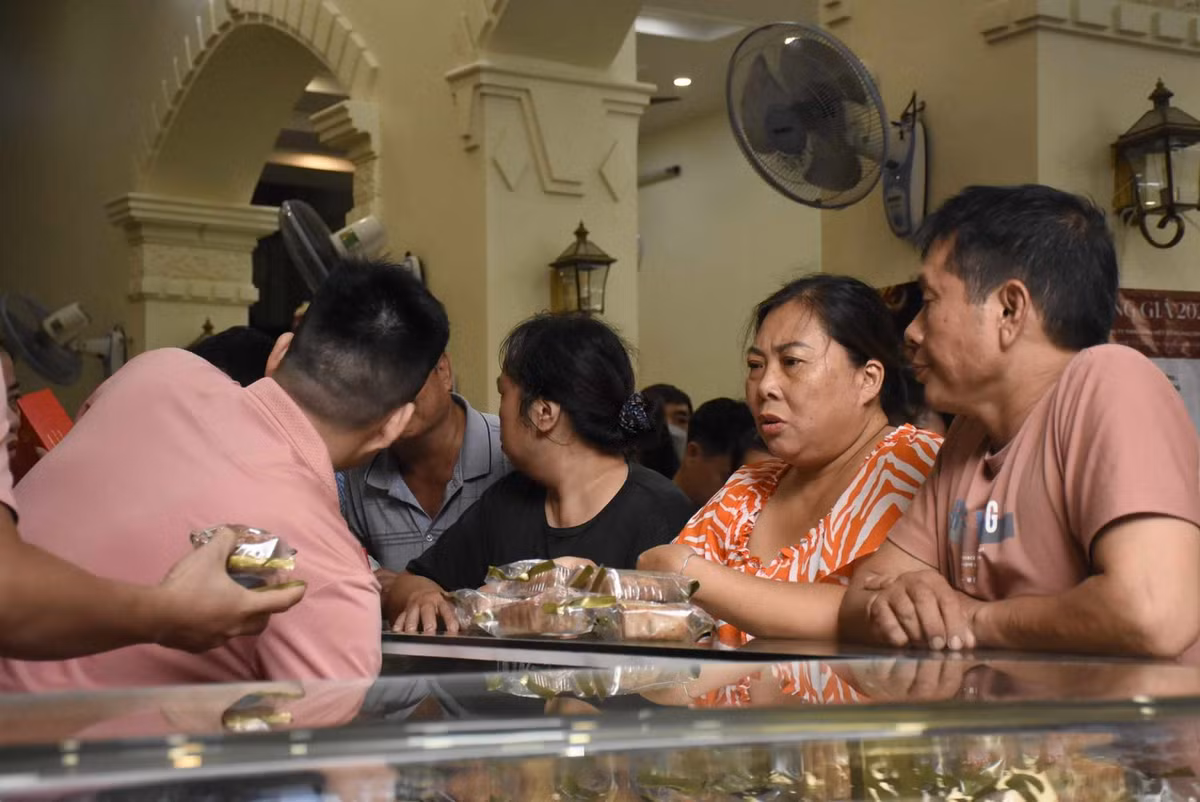 Bánh Trung thu Đông Phương được nhiều người đánh giá cao về chất lượng. Nhiều người ở các địa phương như Hà Nội, Hải Dương...mỗi dịp Tết Trung thu lại nhờ người thân ở Hải Phòng mua giúp những chiếc bánh nướng, bánh dẻo. Thậm chí không ít người lặn lội đường xa đến đây mua bánh. 