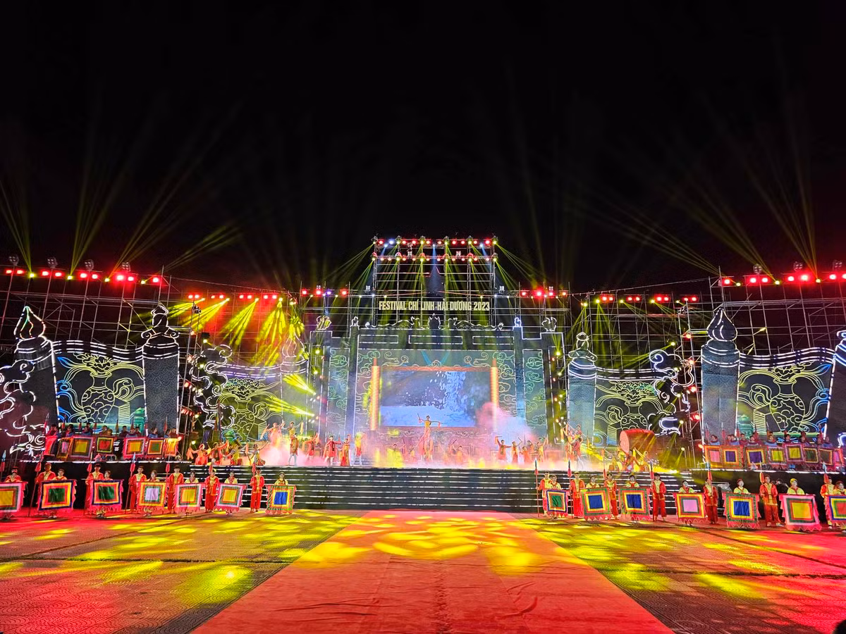 Festival Chí Linh - Hải Dương 2023: Khai mạc hoành tráng, lan tỏa văn hóa dân tộc - Hình 7 Festival Chi Linh - Hai Duong 2023: Khai mac hoanh trang, lan toa van hoa dan toc-Hinh-7