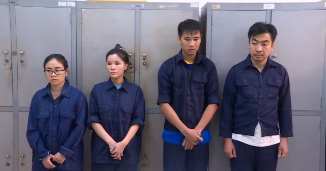 4 cán bộ Hải quan nhận hối lộ, tiếp tay nhập lậu hàng Trung Quốc 4 can bo Hai quan nhan hoi lo, tiep tay nhap lau hang Trung Quoc